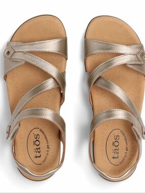 TAOS-Universe-Soft Gray Leather Strappy Sandal-Hook/Loop-Sz 41/10/10.5-EUC